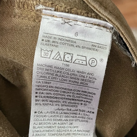 Old Navy Cargo Pants - Picture 9 of 9